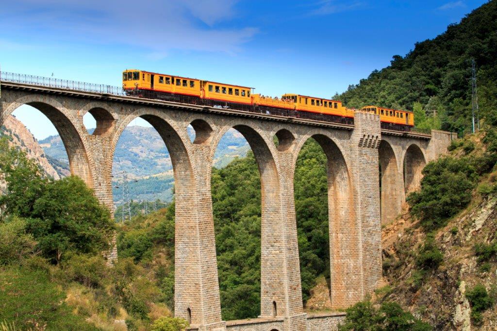 Les Pyrénées Catalanes, Les trois trains - 2